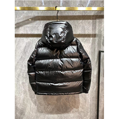 プラダ スーパーコピー 秋冬 ダウンジャケット 高品質