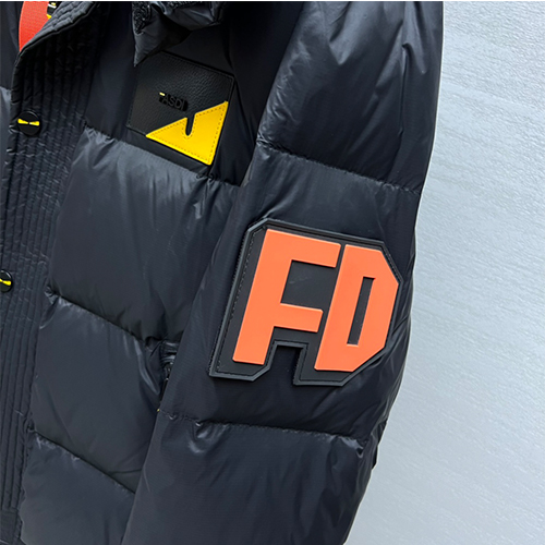 フェンディコピー 秋冬 ダウンジャケット 高品質