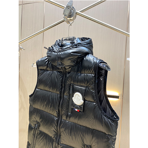 モンクレールスーパーコピー 秋冬 ダウンベスト高品質