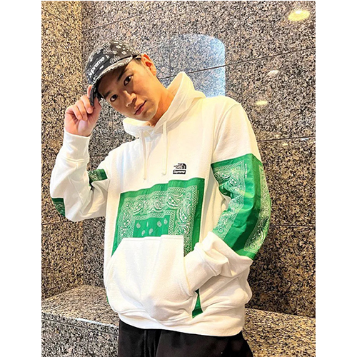 シュプリーム × ノースフェイス コラボ 偽物 フード Tシャツ パーカー 高品質