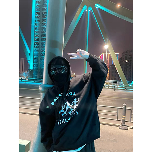 バレンシアガコピー フード Tシャツ パーカー