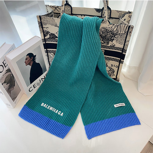 バレンシアガ偽物  ニット マフラー