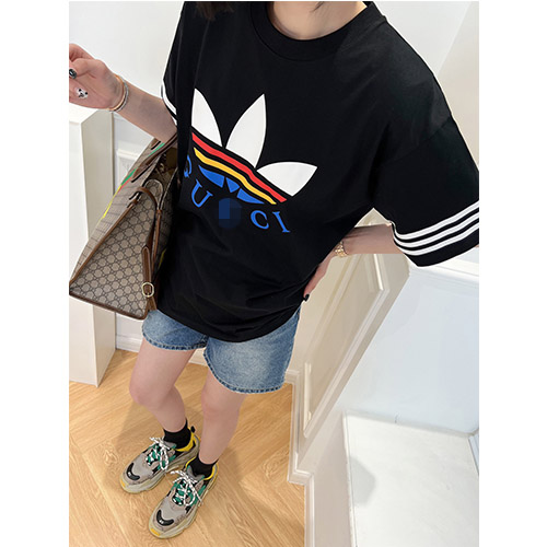 グッチ × アディダス スーパーコピー 半袖 Tシャツの通販