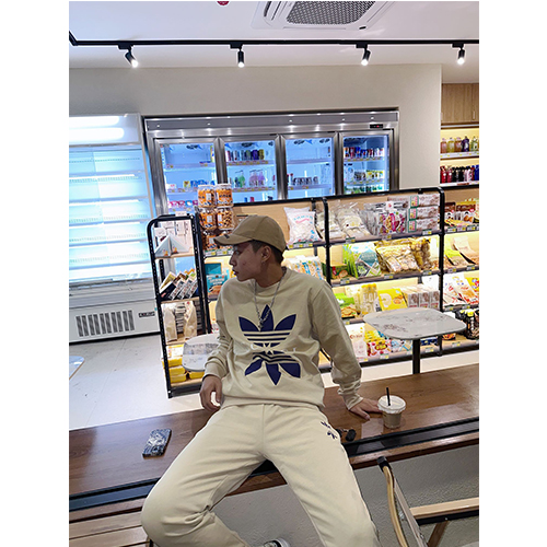 グッチ × アディダス  スーパーコピー  長袖　スウェットTシャツ