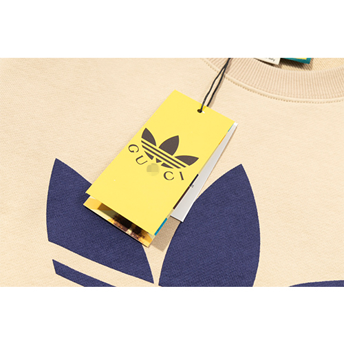 グッチ × アディダス  スーパーコピー  長袖　スウェットTシャツ