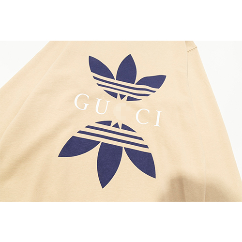 グッチ × アディダス  スーパーコピー  長袖　スウェットTシャツ