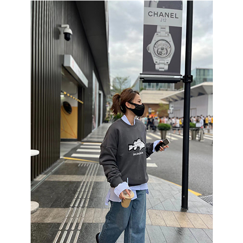 バレンシアガスーパーコピー 長袖 スウェットTシャツ