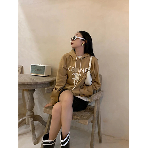 セリーヌスーパーコピー フード Tシャツ パーカー