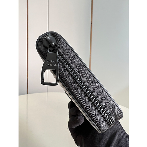 ルイヴィトン偽物 ファスナ付き 長財布 M69979 Zippy Wallet Vertical