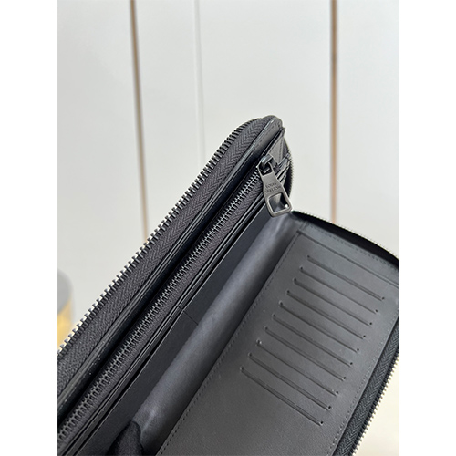 ルイヴィトン偽物 ファスナ付き 長財布 M69979 Zippy Wallet Vertical