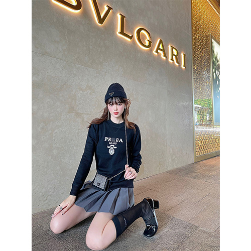 プラダ服コピーニット& セーター♡ ブラック ♡ PRADAロゴポイント ♡ カジュアル感　♡ S~XL ♡