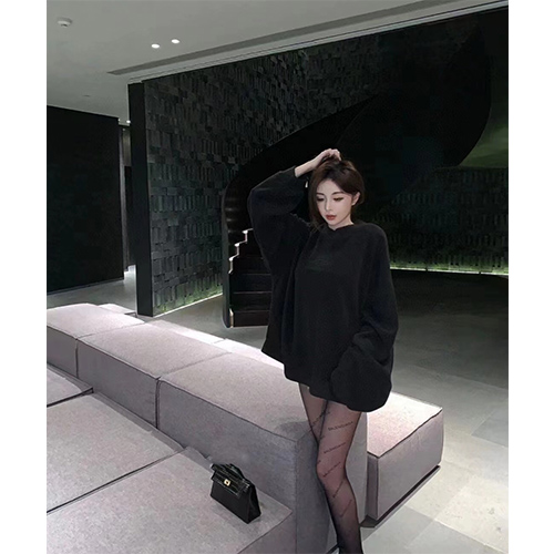 バレンシアガ服コピー  スウェット長袖 Tシャツ ♡ S~L ♡  オーバーSIZE  ♡ 単色  ♡