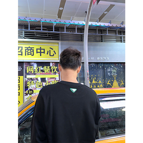 プラダ偽物 スウェットTシャツ  ♡   首の後ろグリーンマークポイント  ♡   2カラー  ♡  ＸＳ～Ｌ  ♡