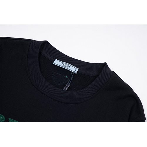 プラダ偽物 スウェットTシャツ  ♡   首の後ろグリーンマークポイント  ♡   2カラー  ♡  ＸＳ～Ｌ  ♡