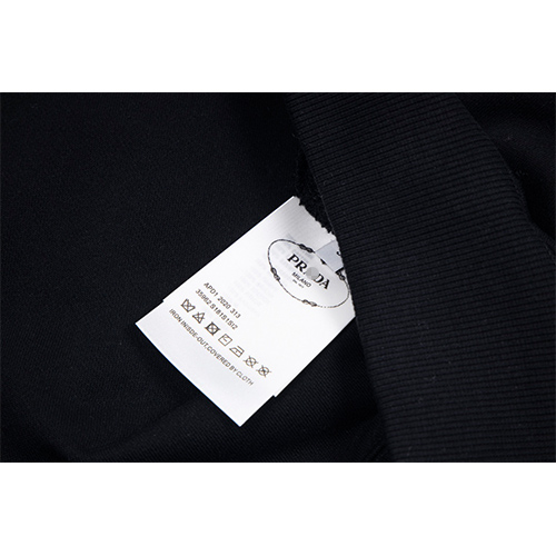 プラダ偽物 スウェットTシャツ  ♡   首の後ろグリーンマークポイント  ♡   2カラー  ♡  ＸＳ～Ｌ  ♡