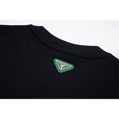 プラダ偽物 スウェットTシャツ  ♡   首の後ろグリーンマークポイント  ♡   2カラー  ♡  ＸＳ～Ｌ  ♡