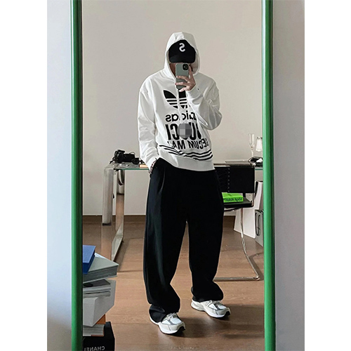 【22新作✨】グッチ ×アディダス コラボの限定商品  ♡   XS~L  ♡   ホワイトパーカー  ♡　adidas GUCCIロゴプリント  ♡