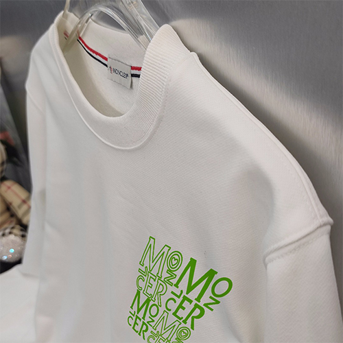 モンクレールコピー  長袖 スウェットTシャツ高品質　  ♡　ブラック＆ホワイト　♡