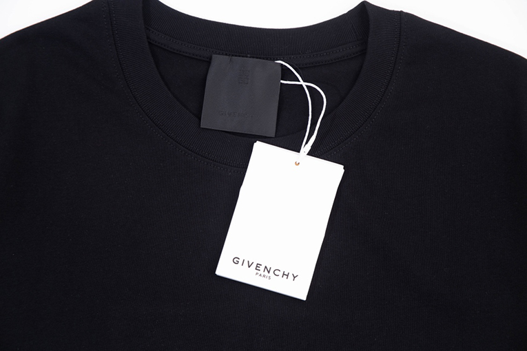 ジバンシイ 高品質 半袖 Tシャツの通販 ♡ GIVENCHYマーク ♡ ブラック・ホワイト ♡
