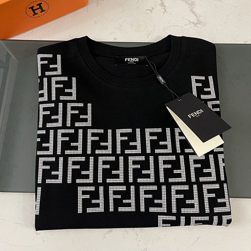 【 23ss新商品✨】フェンディ服コピー  23FFプリントロゴ  半袖Tシャツ  ✶ ブラック・ホワイト　 ✶  XS~L ✶