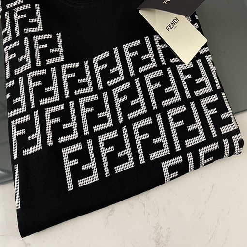 【 23ss新商品✨】フェンディ服コピー  23FFプリントロゴ  半袖Tシャツ  ✶ ブラック・ホワイト　 ✶  XS~L ✶