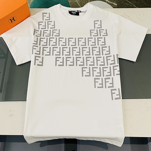 【 23ss新商品✨】フェンディ服コピー  23FFプリントロゴ  半袖Tシャツ  ✶ ブラック・ホワイト　 ✶  XS~L ✶