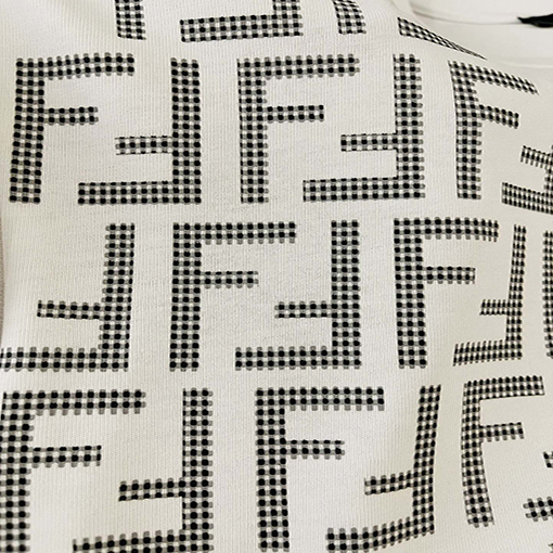 【 23ss新商品✨】フェンディ服コピー  23FFプリントロゴ  半袖Tシャツ  ✶ ブラック・ホワイト　 ✶  XS~L ✶