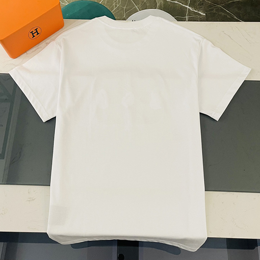 【極美品✨】  フェンディFENDIスーパーコピー 半袖 Tシャツの通販  ✶ ブラック・ホワイト✶ ＸＳ～Ｌ  ✶