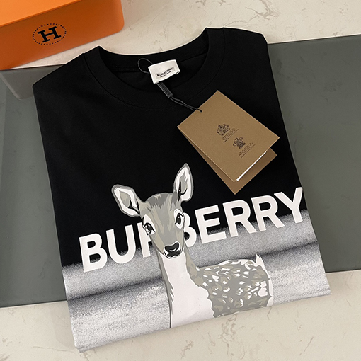 【 23ss新商品✨】バーバリー服偽物  プリント半袖Tシャツメンズファッション通販  2色  ✶ ブラック・ホワイト✶ ＸＳ～Ｌ  ✶