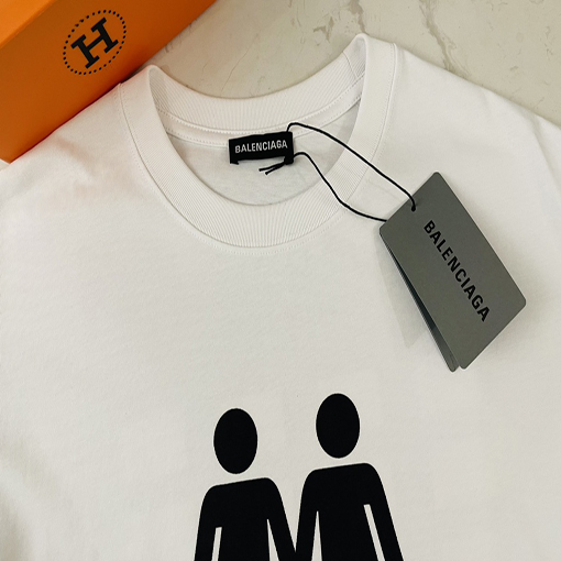 【 23ss新商品✨】 バレンシアガ 半袖Tシャツ 多国籍プリントTシャツ 2色 ✶ ブラック・ホワイト✶ XS~L ✶