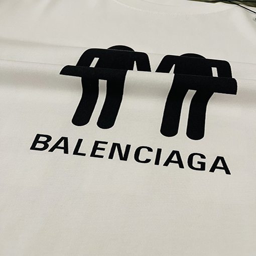 【 23ss新商品✨】 バレンシアガ 半袖Tシャツ 多国籍プリントTシャツ 2色 ✶ ブラック・ホワイト✶ XS~L ✶