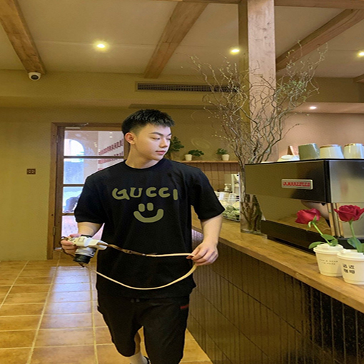 グッチ服偽物 半袖 Tシャツの通販 ★  gucciロゴポイント 2色 ★