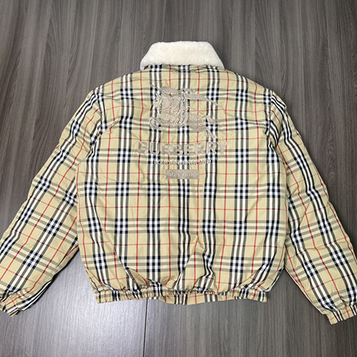 【コラボシリーズ✨】Supreme x Burberryコピー チェック ダウンジャケット★ Shearling Collar Down Puffer Jacket★