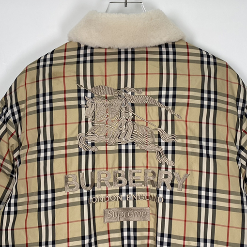 【コラボシリーズ✨】Supreme x Burberryコピー チェック ダウンジャケット★ Shearling Collar Down Puffer Jacket★