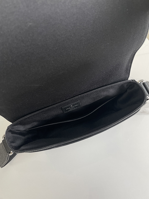 型番  M30851 DISTRICT ヴィトン偽物  ショルダー バック 3色　26×20×7