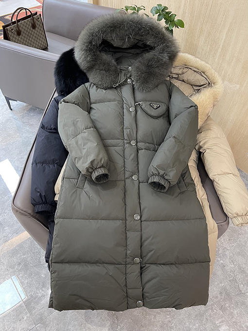 【レディースロングコートの通販】 プラダ服スーパーコピー ダウンロングコート 人気 フォックス