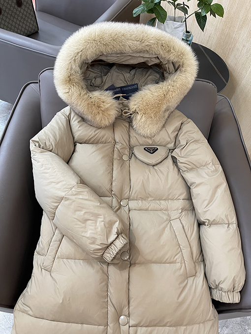 【レディースロングコートの通販】 プラダ服スーパーコピー ダウンロングコート 人気 フォックス