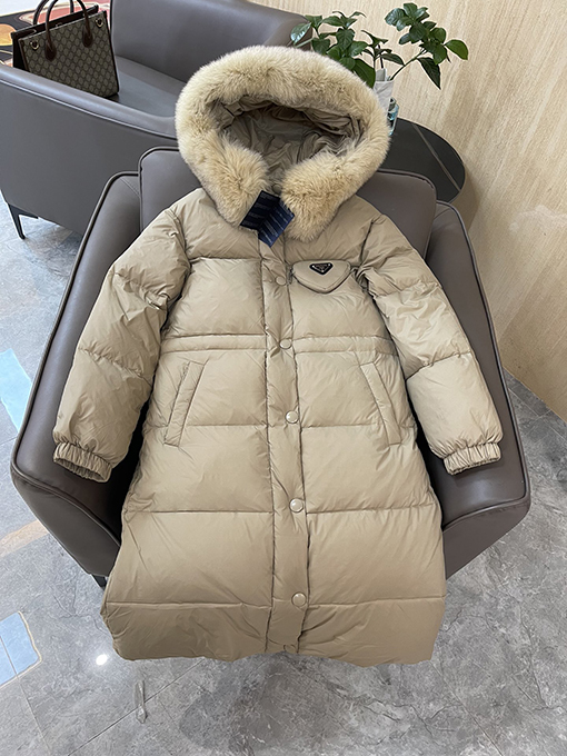 【レディースロングコートの通販】 プラダ服スーパーコピー ダウンロングコート 人気 フォックス