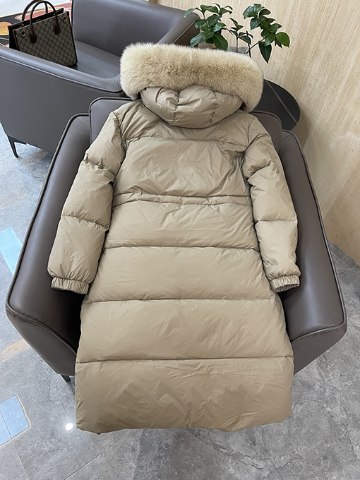 【レディースロングコートの通販】 プラダ服スーパーコピー ダウンロングコート 人気 フォックス