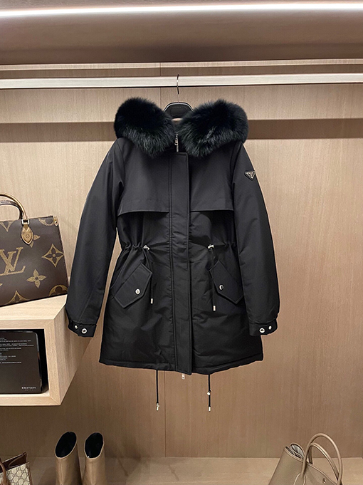【レディースショートコートの通販】 プラダ服偽物ダウンショートコート 人気 フォックス
