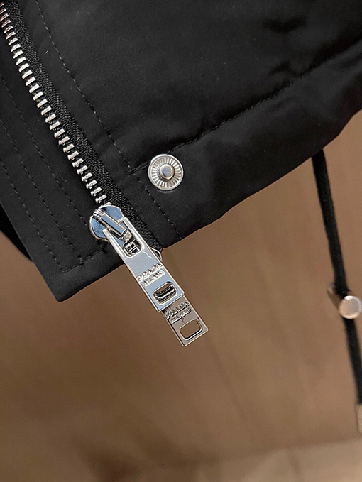【レディースショートコートの通販】 プラダ服偽物ダウンショートコート 人気 フォックス