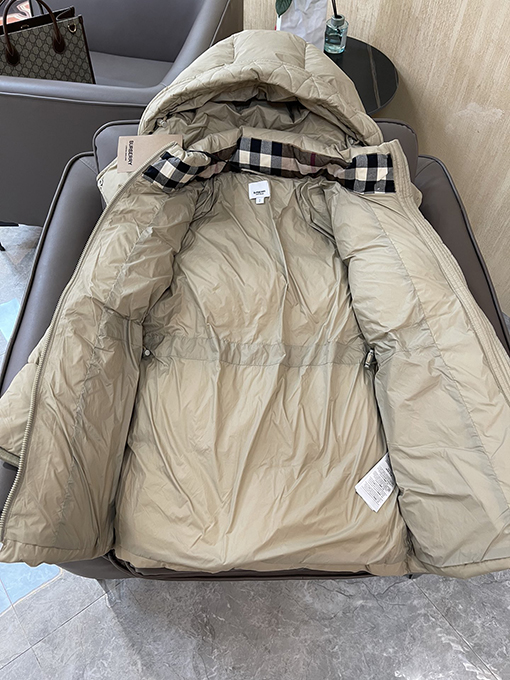 【レディースショートコートの通販】 バーバリー服コピー ダウンストリンショートコート