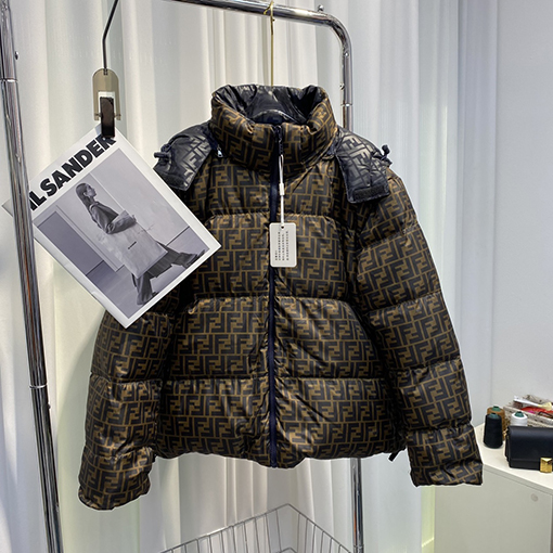 型番:FAN086AK8AF1IHGフェンデ服コピー ダウンジャケットアウター (レディース)
