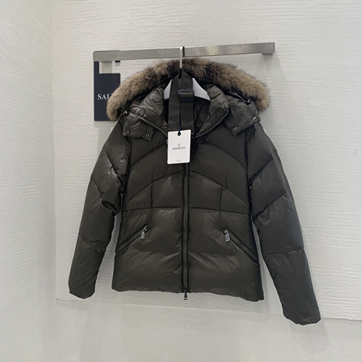 【レディースショートコートの通販】モンクレール服偽物 ダウンストリンショートコート