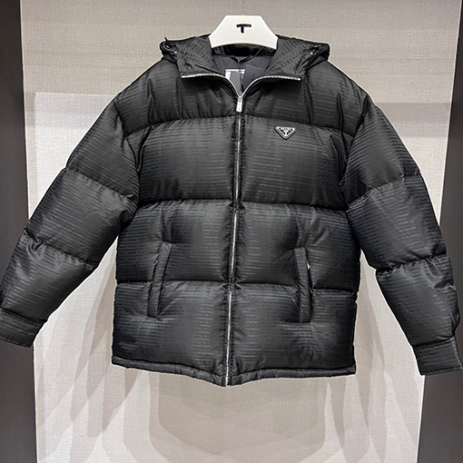 型番：2020780 プラダ服スーパーコピーダウンジャケット PRADAマーク　サイズ：34-36-38
