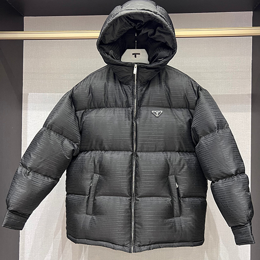 型番：2020780 プラダ服スーパーコピーダウンジャケット PRADAマーク　サイズ：34-36-38