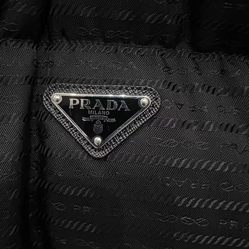 型番：2020780 プラダ服スーパーコピーダウンジャケット PRADAマーク　サイズ：34-36-38