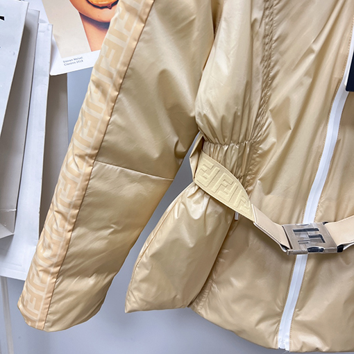 フェンディ服スーパーコピー 22fw新品 ffダブルロゴ イエローカラー