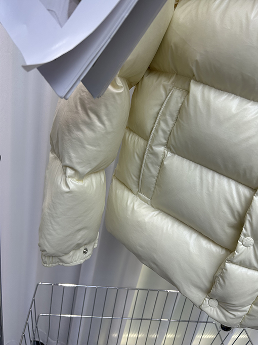 Moncler Maya :M70 モンクレール服偽物ダウンジャケットアウター 4カラー