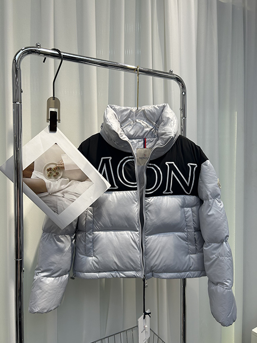 型番:F720 モンクレール服偽物ダウンジャケットアウター MONCLERロゴ ホワイト・グレー・ブラック